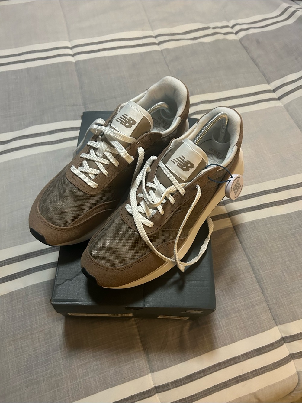 New Balance Men's Taupe and White Casual Sneakers, New w/ Tags